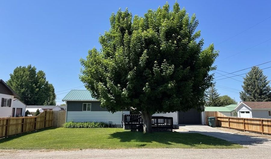 260 Gifford St, Blackfoot, ID 83221 - 4 Beds, 2 Bath