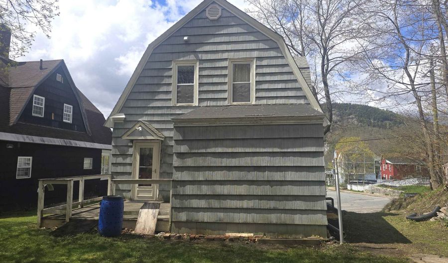 324 Church St, Berlin, NH 03570 - 2 Beds, 1 Bath