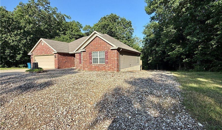 11 Kendal Dr, Bella Vista, AR 72714 - 3 Beds, 2 Bath