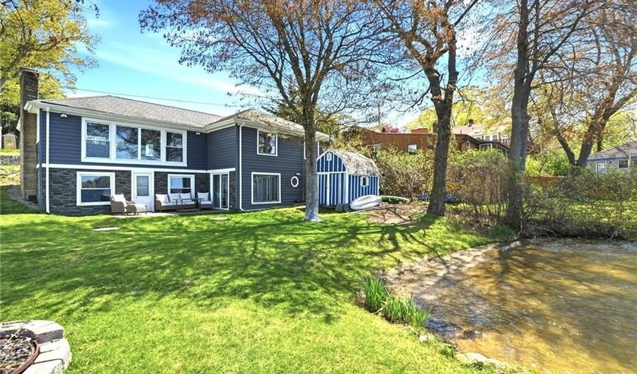 29 E Shore Dr, Coventry, RI 02816 - 2 Beds, 2 Bath