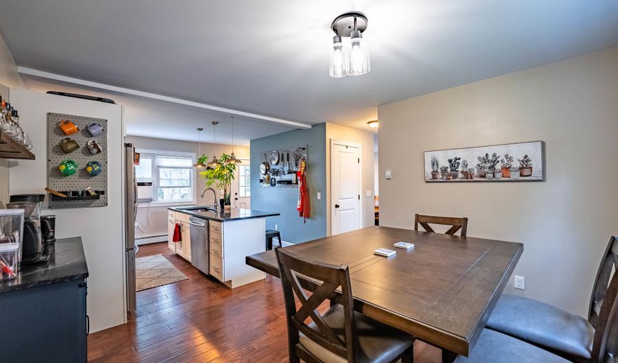 397 Ethan Allen Pkwy, Burlington, VT 05408 - 3 Beds, 3 Bath