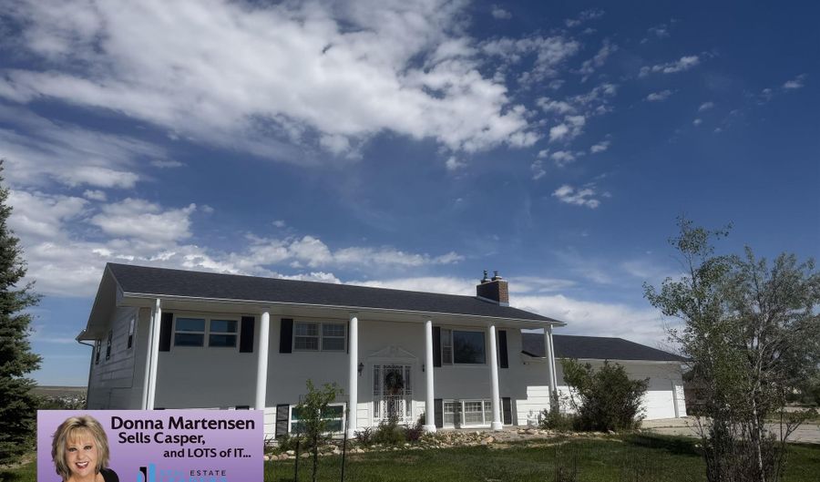 4474 Smokerise Rd, Casper, WY 82604 - 5 Beds, 3 Bath