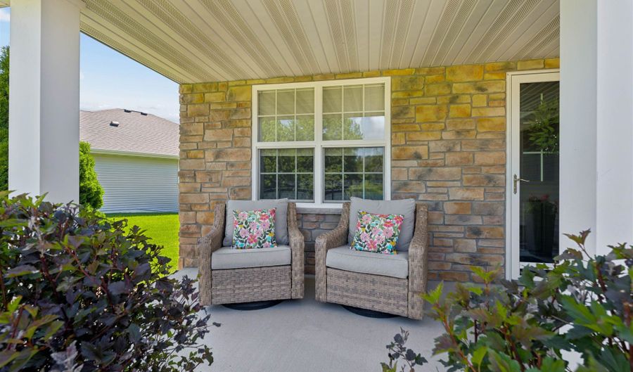 5078 N MILKWEED Trl, Appleton, WI 54913 - 3 Beds, 3 Bath