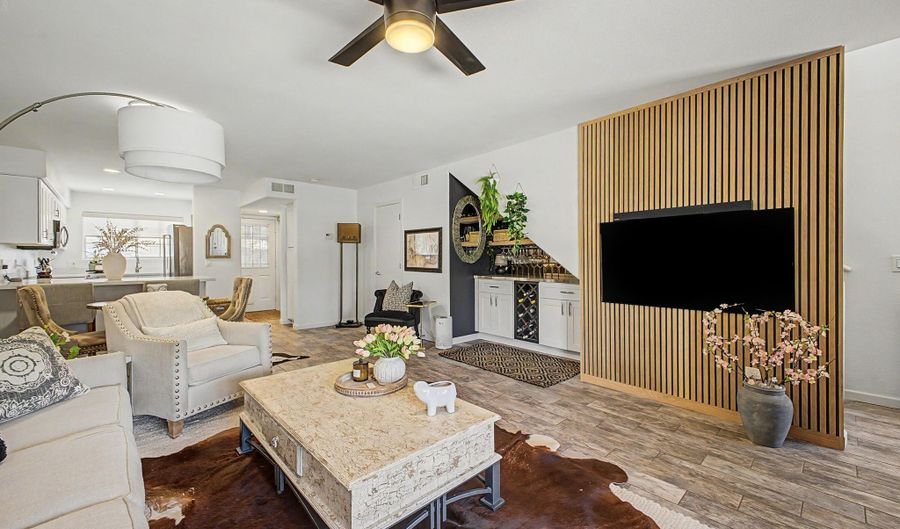 860 N MCQUEEN Rd 1135, Chandler, AZ 85225 - 2 Beds, 3 Bath