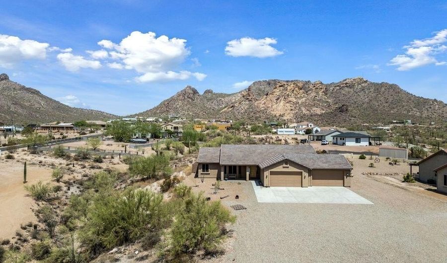 86 E MOON Vis, Apache Junction, AZ 85119 - 4 Beds, 2 Bath