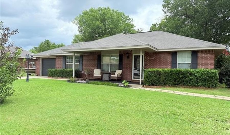 1120 G St SW, Ardmore, OK 73401 - 3 Beds, 2 Bath