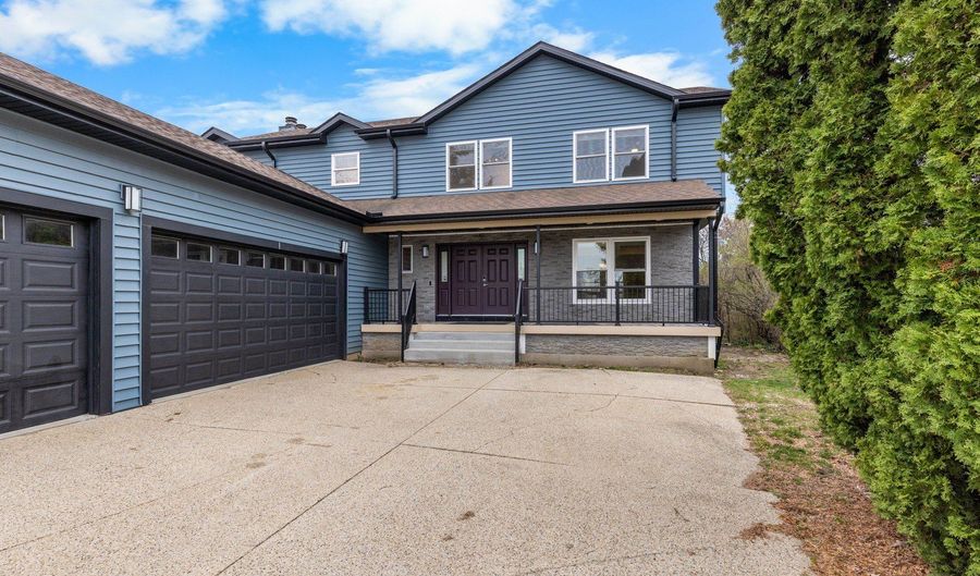 330 OAK HILL Ct, Antioch, IL 60002 - 5 Beds, 4 Bath