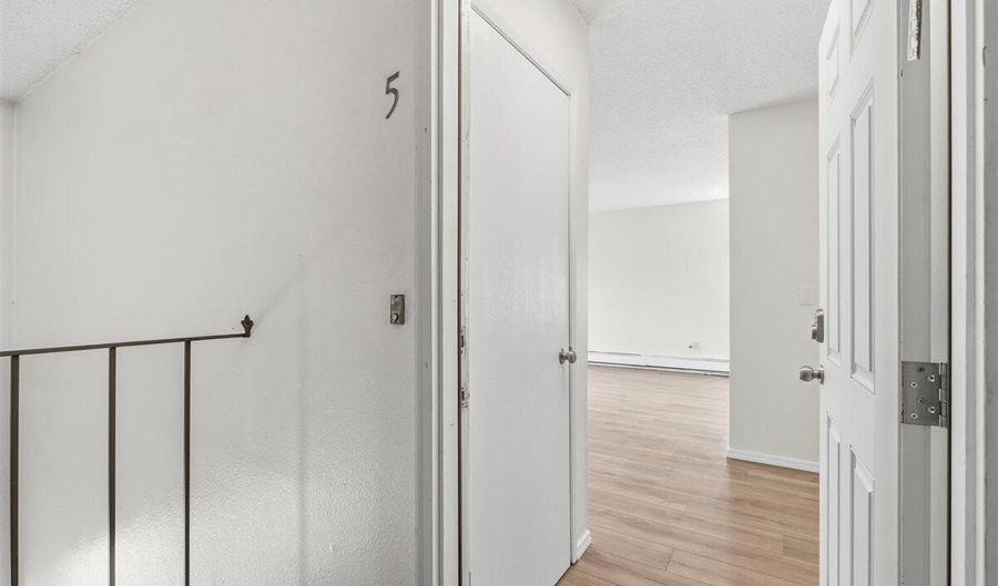 7068 Weimer Rd #5, Anchorage, AK 99502 - 2 Beds, 1 Bath