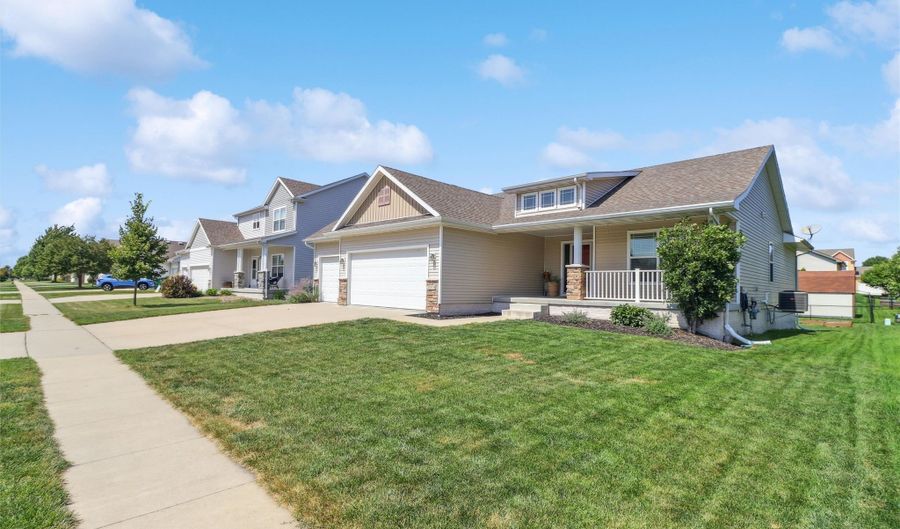 3304 NW 13th St, Ankeny, IA 50023 - 4 Beds, 3 Bath