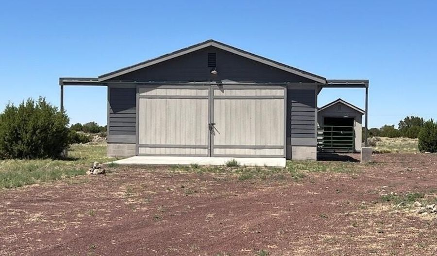 61 CR 8620, Concho, AZ 85924 - 3 Beds, 2 Bath