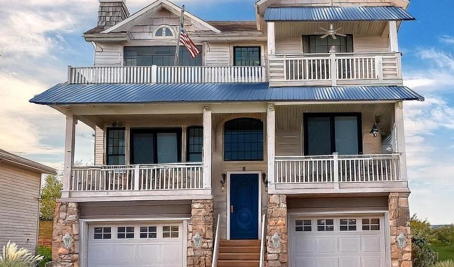 320 Third St, Beach Haven, NJ 08008 - 6 Beds, 5 Bath