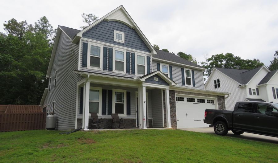 222 Vanderbuilt Ct, Aberdeen, NC 28315 - 4 Beds, 4 Bath