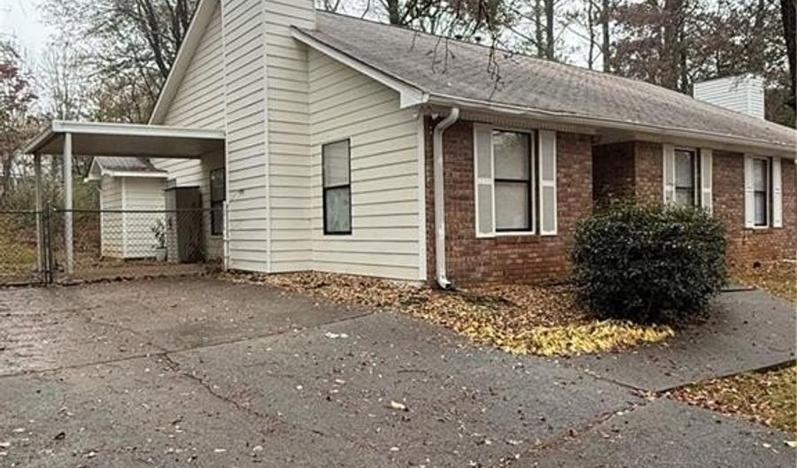 1063 Dassow Ct, Alpharetta, GA 30009 - 2 Beds, 2 Bath