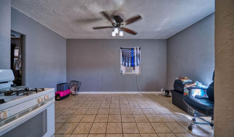 107 S Eighth St, Carlsbad, NM 88220 - 0 Beds, 0 Bath