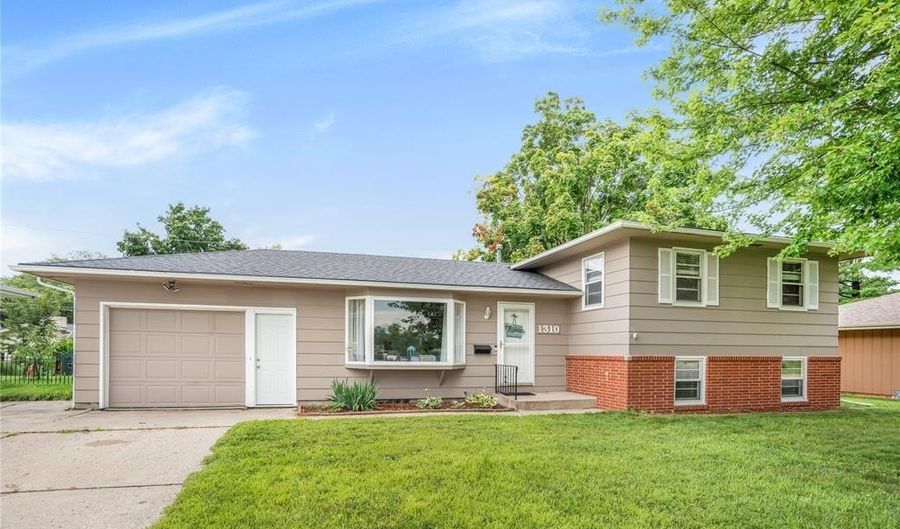 1310 20th St, Ames, IA 50010 - 4 Beds, 3 Bath
