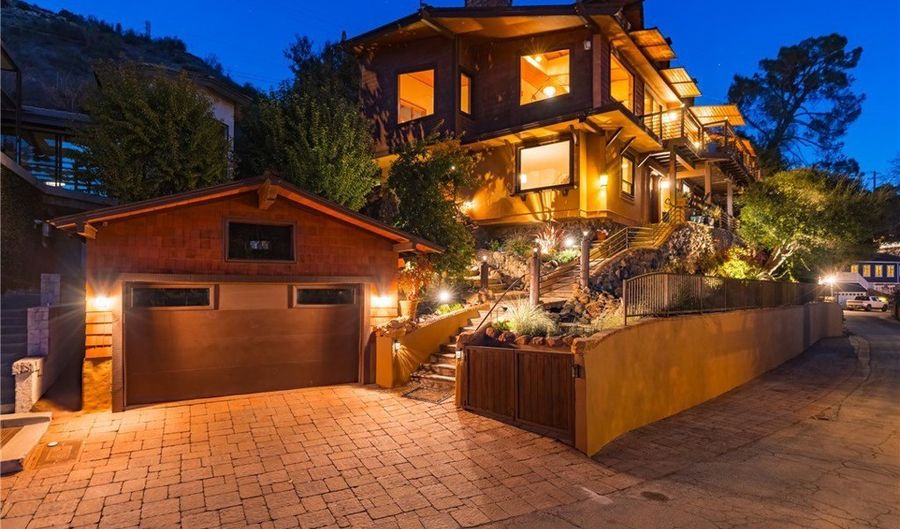 2106 Lakeshore Dr, Agoura Hills, CA 91301 - 4 Beds, 3 Bath