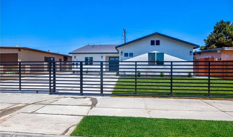 1601 W 165th Street 1603, Compton, CA 90220 - 7 Beds, 6 Bath