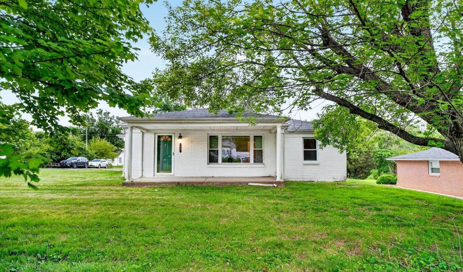 1921 E 10th St, Anderson, IN 46012 - 2 Beds, 1 Bath