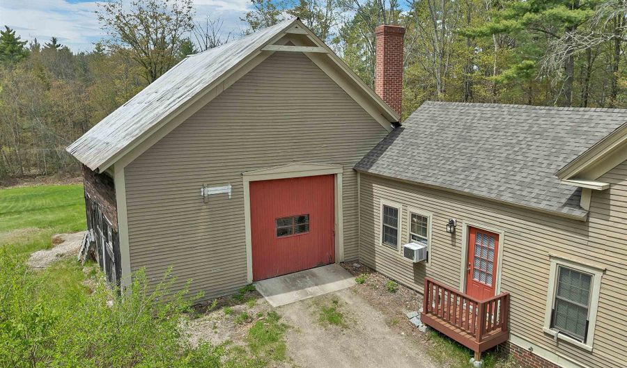 239 Wentworth Rd, Brookfield, NH 03872 - 4 Beds, 1 Bath