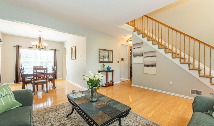 91 Nutmeg Rd, Aberdeen, NJ 07747 - 3 Beds, 3 Bath