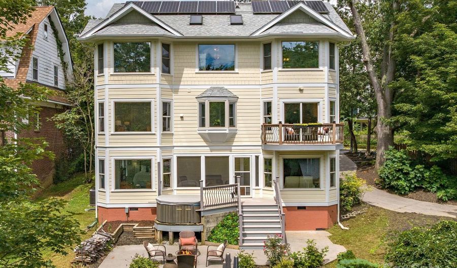 135 Westwood Pl, Asheville, NC 28806 - 4 Beds, 3 Bath