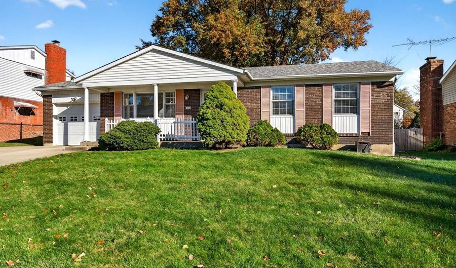 1682 Yellowglen Dr, Anderson Twp., OH 45255 - 3 Beds, 2 Bath