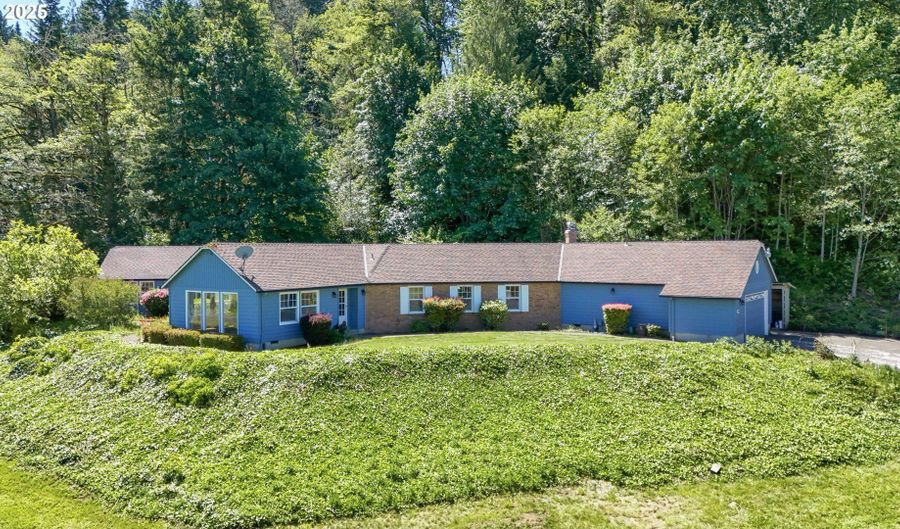 37330 SE DODGE PARK Blvd, Boring, OR 97009 - 3 Beds, 3 Bath