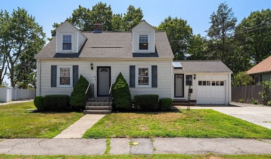 23 Eastwood Circuit, Boston, MA 02132 - 3 Beds, 1 Bath