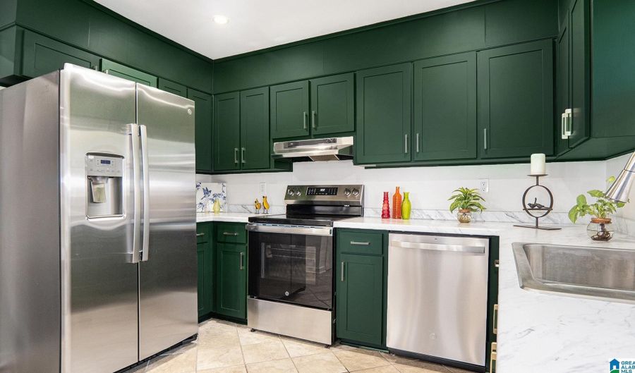 108 HICKORY HILLS Dr, Alabaster, AL 35007 - 3 Beds, 2 Bath