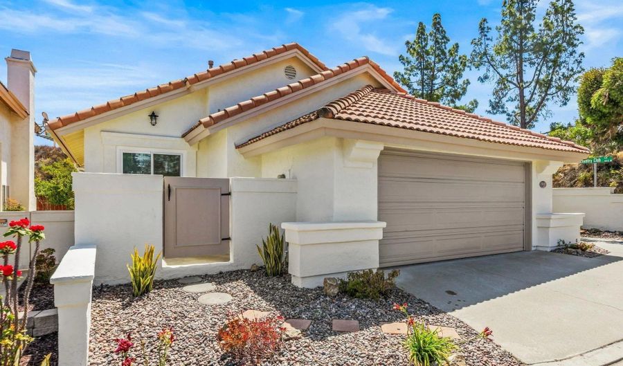 2102 Amorosa Gln, Escondido, CA 92026 - 3 Beds, 2 Bath