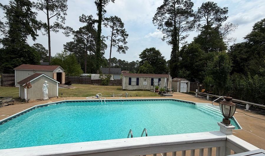 1304 Jeffery Ln, Bainbridge, GA 39817 - 3 Beds, 2 Bath