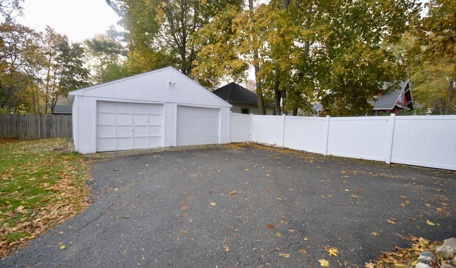 744 Hammond St, Bangor, ME 04401 - 4 Beds, 2 Bath