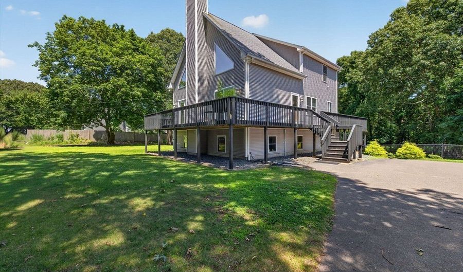 9 Broadview Ave, Berkley, MA 02779 - 3 Beds, 3 Bath