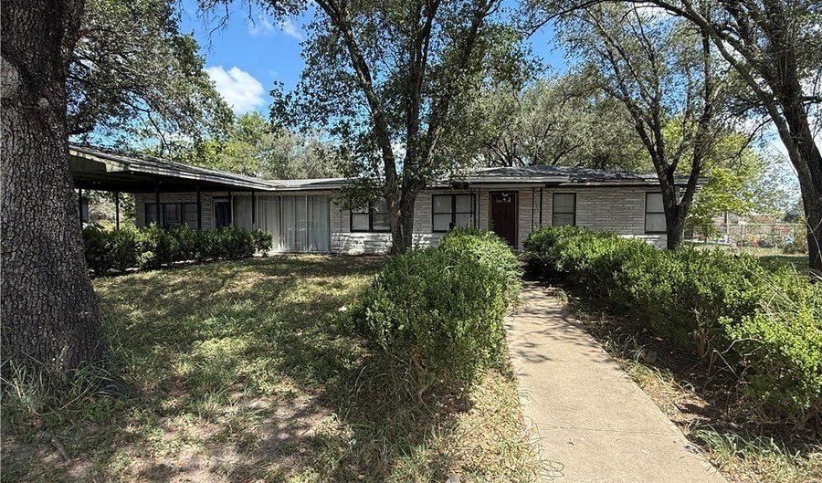 1917 Agarito Ave, Alice, TX 78332 - 3 Beds, 2 Bath
