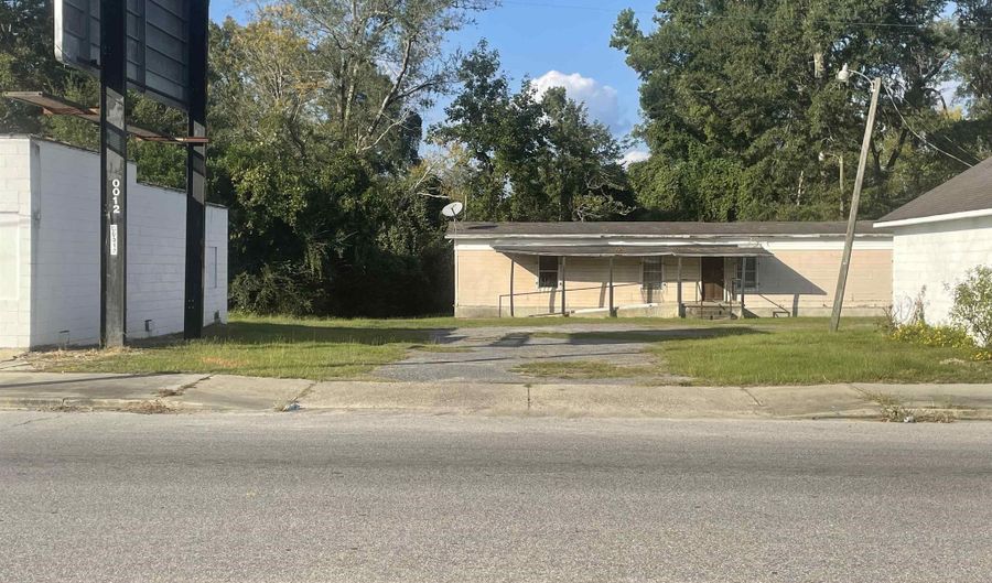 220 W Main St, Andrews, SC 29510 - 0 Beds, 0 Bath