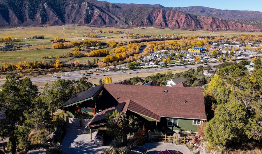629 Hillcrest Dr, Basalt, CO 81621 - 7 Beds, 5 Bath