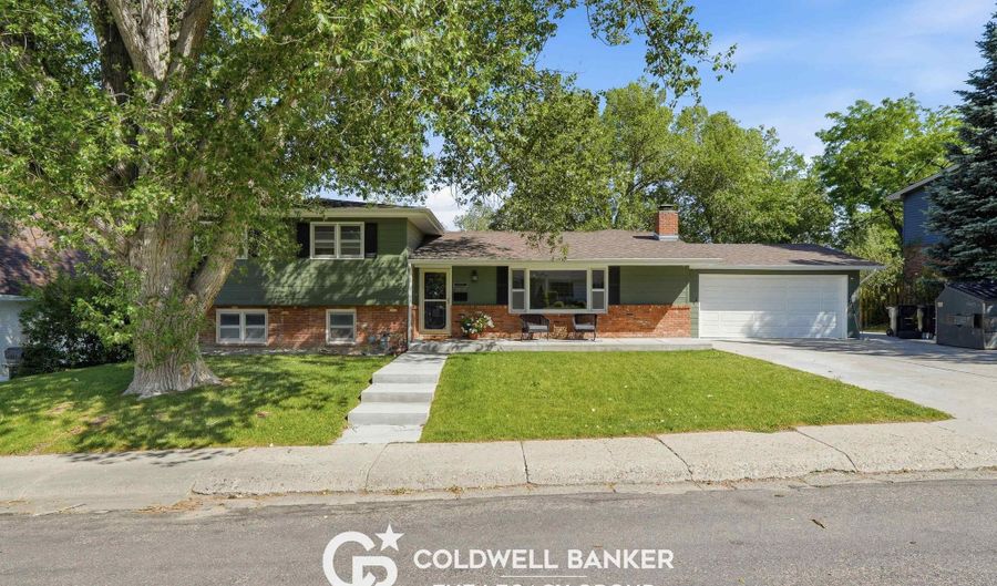 3631 Carmel Dr, Casper, WY 82604 - 6 Beds, 3 Bath