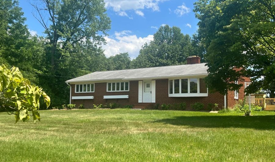 12405 SHAFER Ln, Bowie, MD 20720 - 5 Beds, 3 Bath