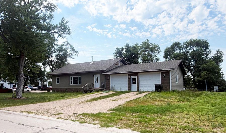 507 State St, Atkinson, NE 68713 - 3 Beds, 2 Bath