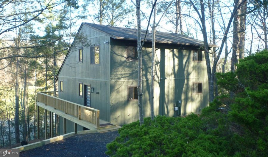 63 FAIRWAY Dr, Basye, VA 22810 - 4 Beds, 4 Bath