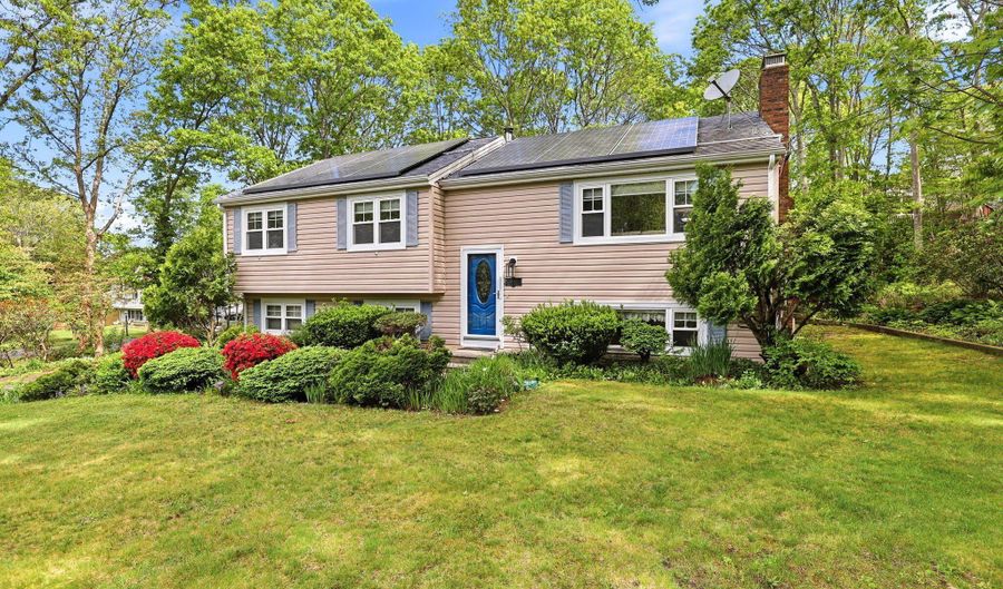17 Briggs Ave, Bourne, MA 02532 - 3 Beds, 2 Bath
