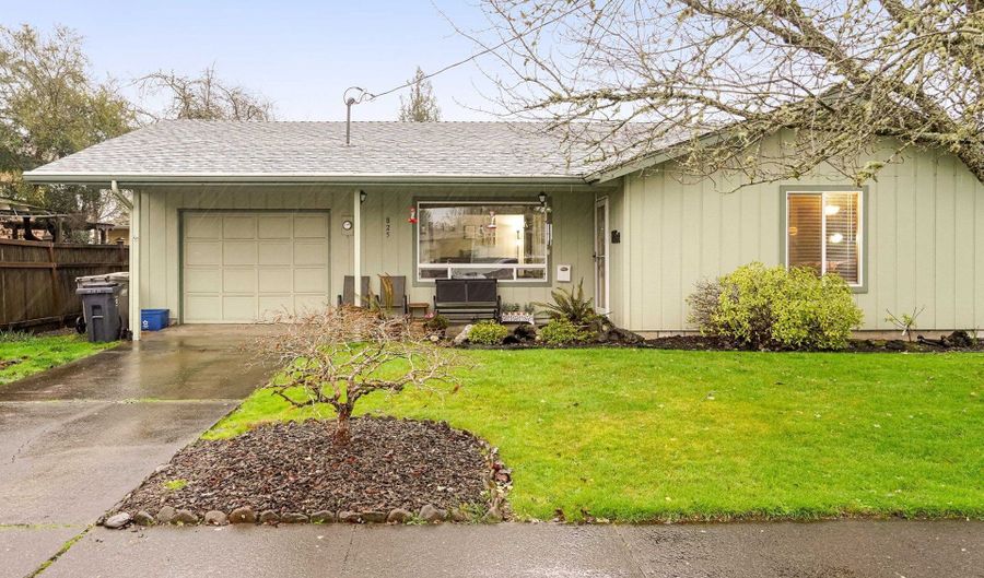 825 SW WALNUT St, Albany, OR 97321 - 2 Beds, 1 Bath