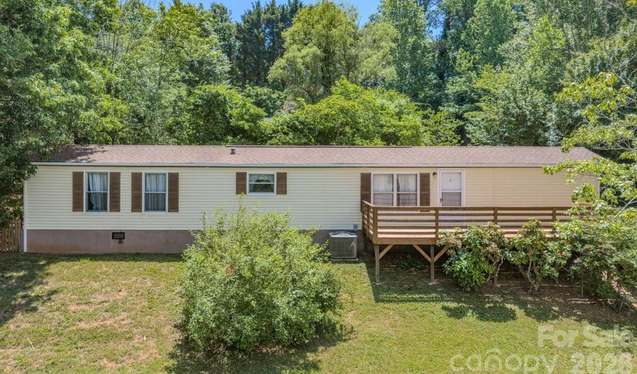 12 Sweet Birch Dr, Alexander, NC 28701 - 2 Beds, 2 Bath