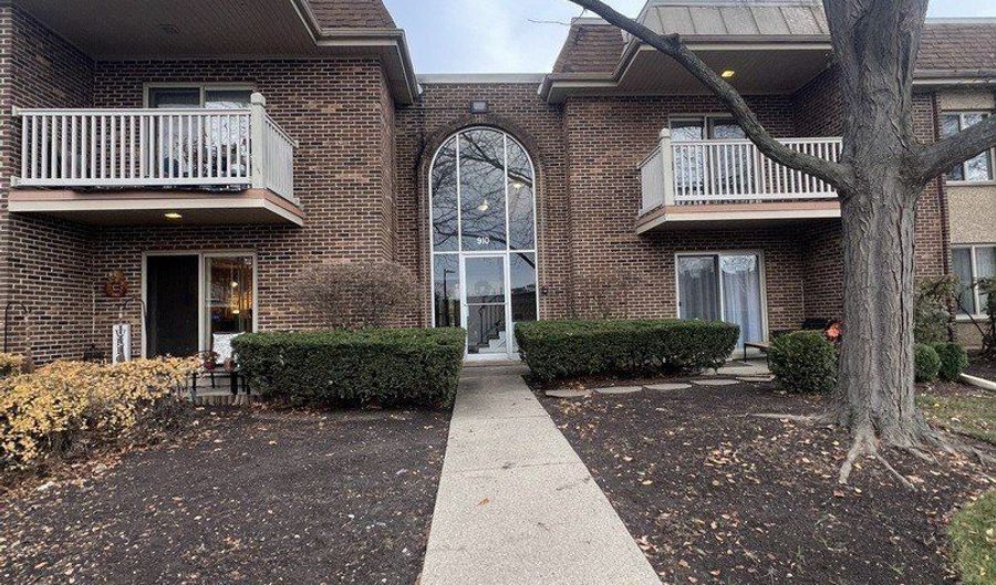 910 W Alleghany Dr 2A, Arlington Heights, IL 60004 - 2 Beds, 2 Bath