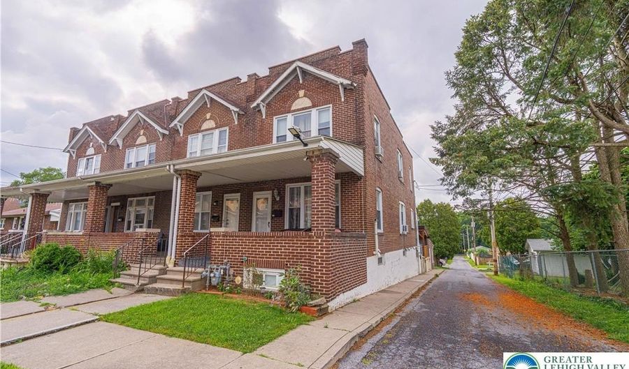 754 W Cumberland St, Allentown, PA 18103 - 3 Beds, 2 Bath