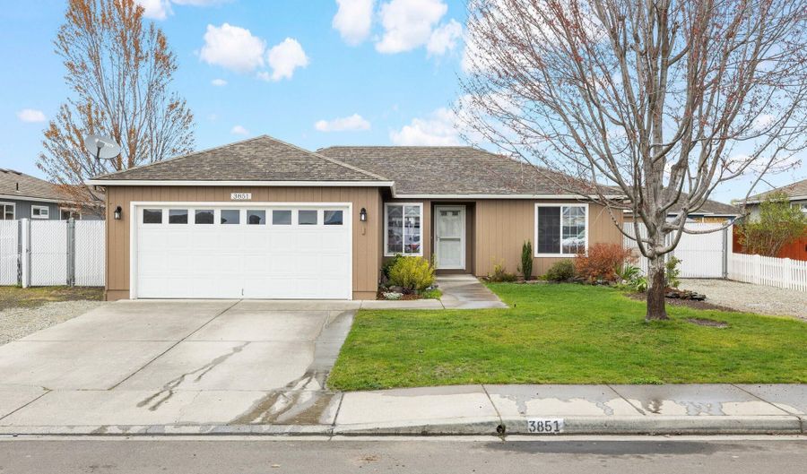3851 Heritage Way, White City, OR 97503 - 3 Beds, 2 Bath