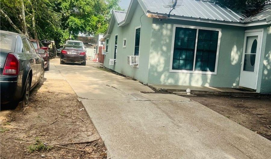 319 Olmito St, Alice, TX 78332 - 3 Beds, 2 Bath