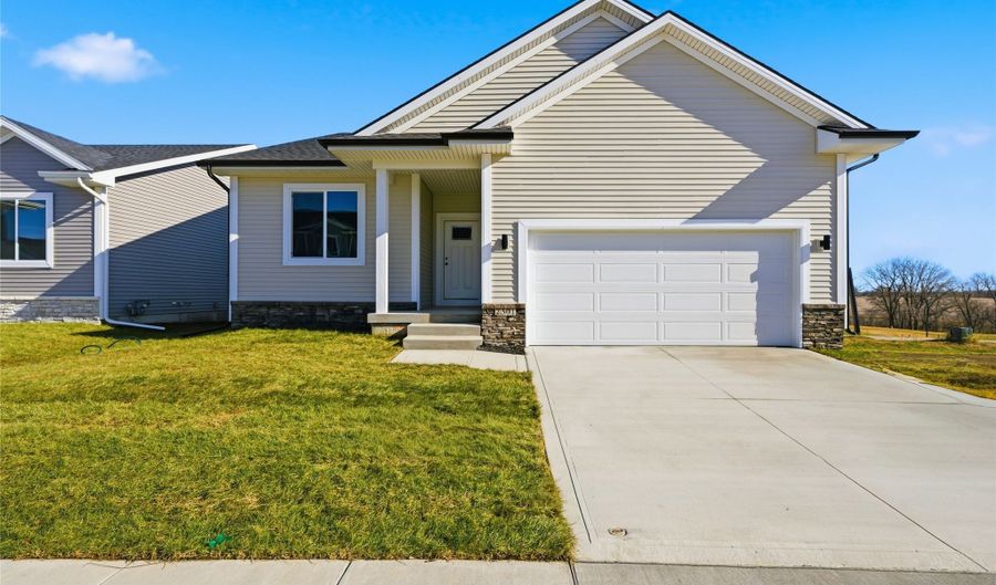 2301 Chan Dr, Adel, IA 50003 - 4 Beds, 3 Bath