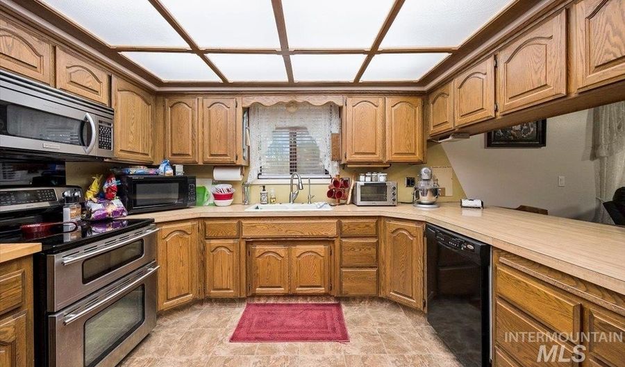 486 W 45 N, Burley, ID 83318 - 4 Beds, 3 Bath