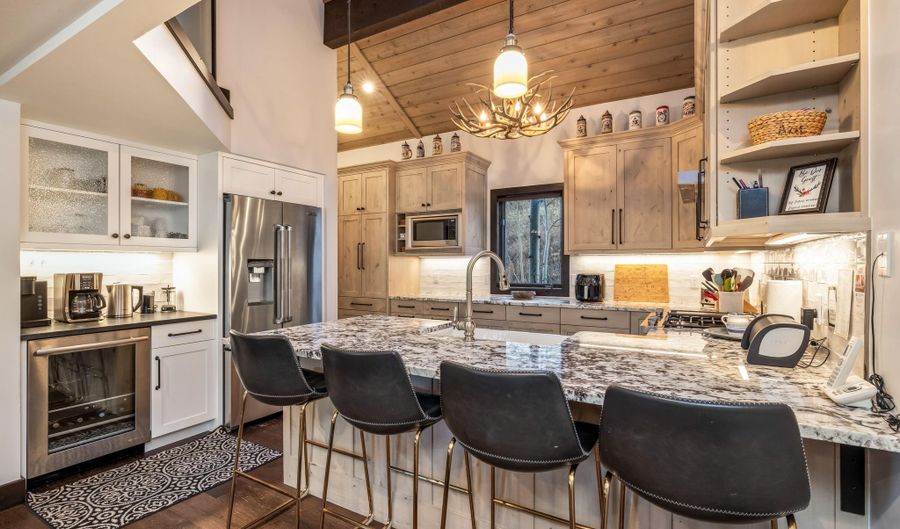 149 Willis Pl 164, Beaver Creek, CO 81620 - 4 Beds, 3 Bath